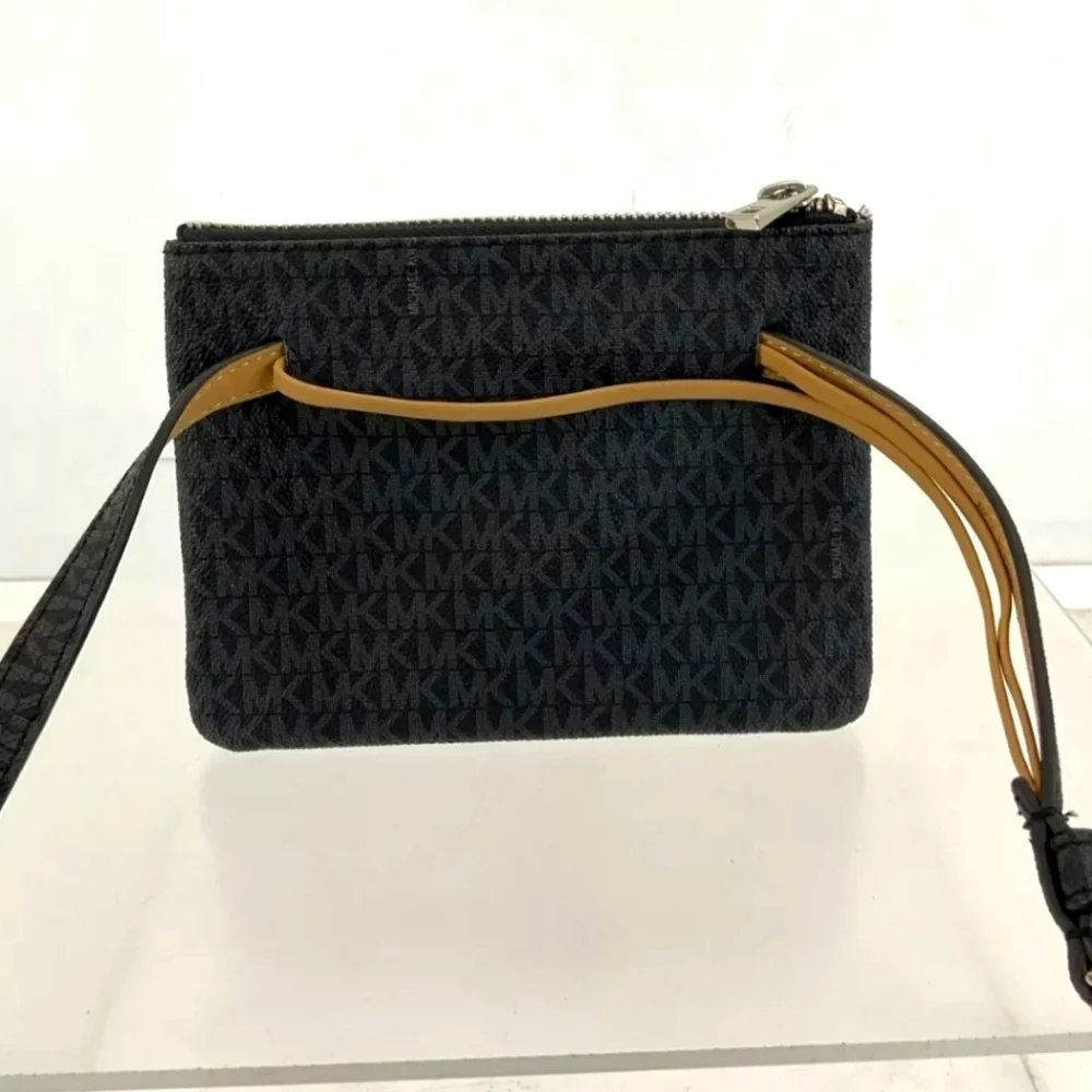 Michael Kors Size S Black & Gray Fanny Pack